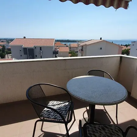 Apartment Iso Novalja Exterior photo