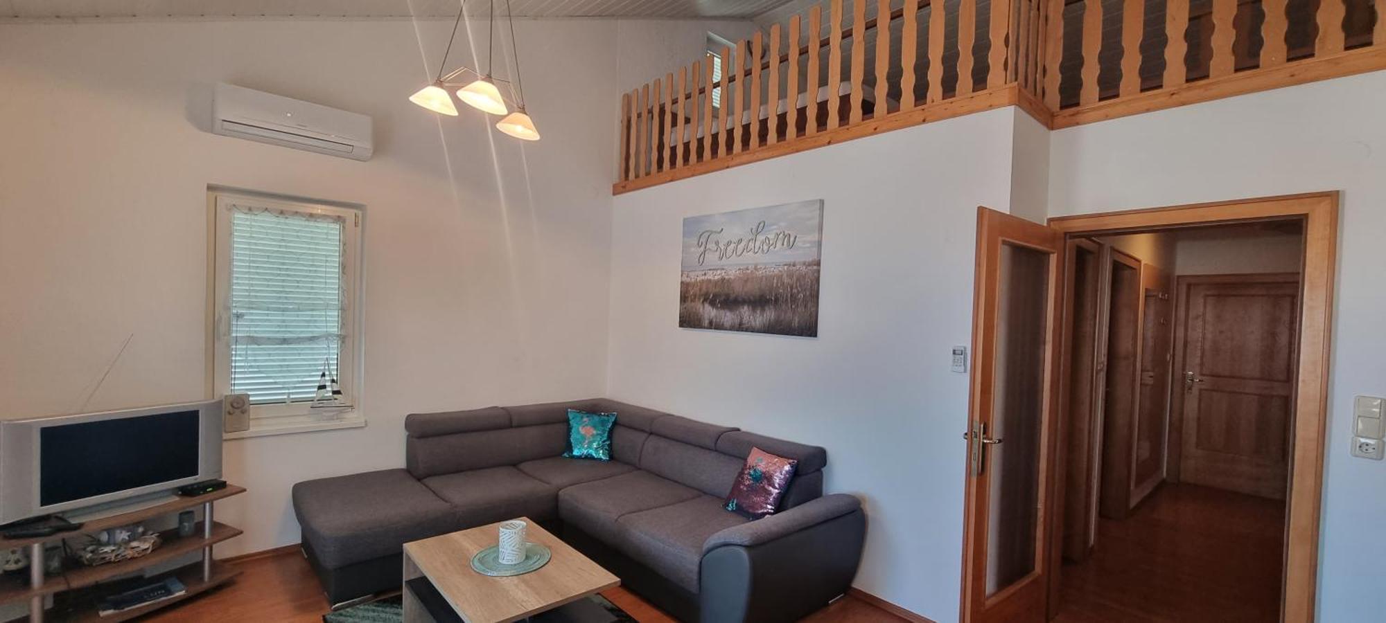 Iso Apartment *